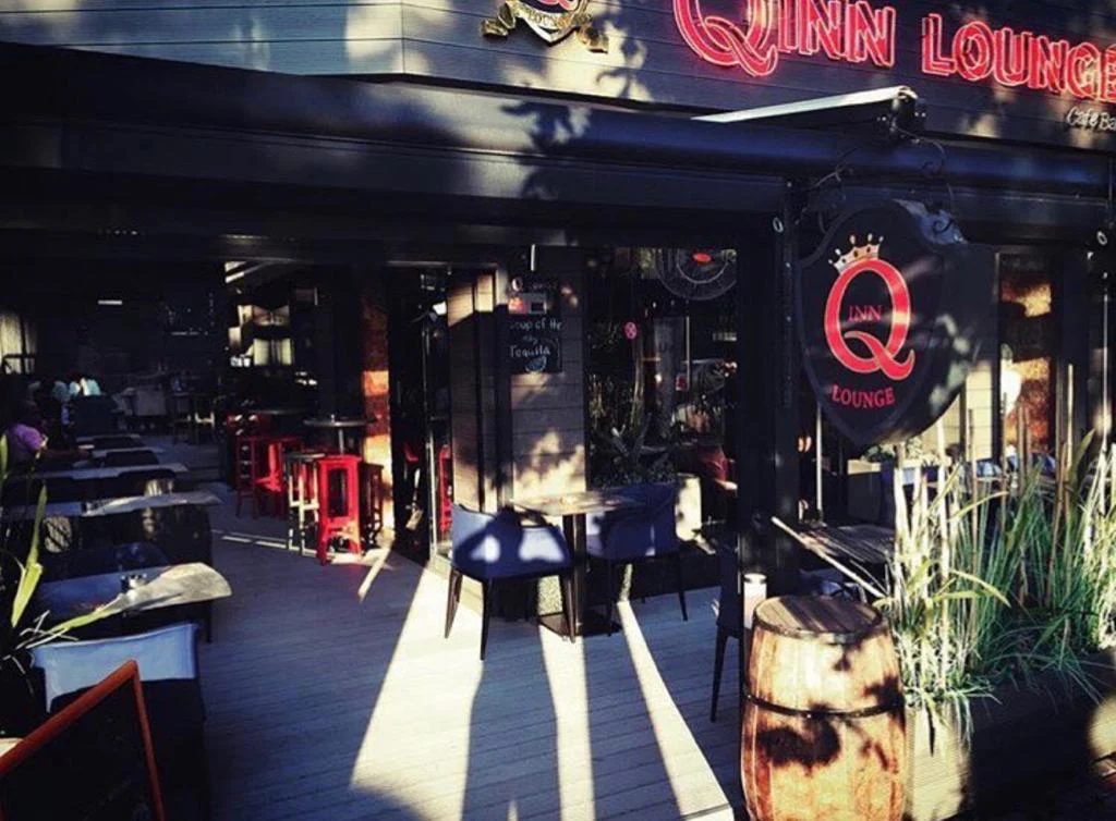 Qinn Lounge